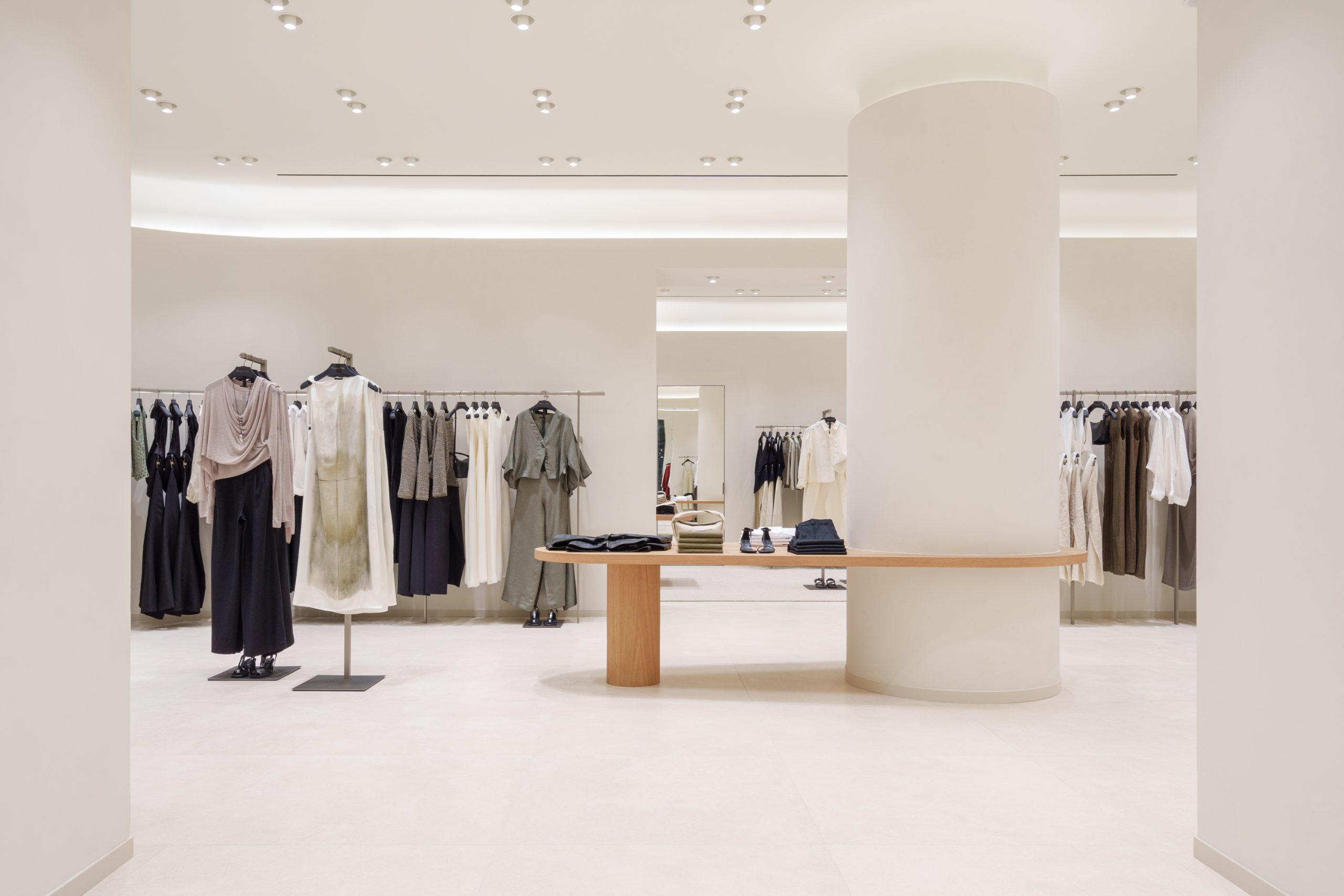 Otvorena novouređena trgovina Massimo Dutti na prvom katu