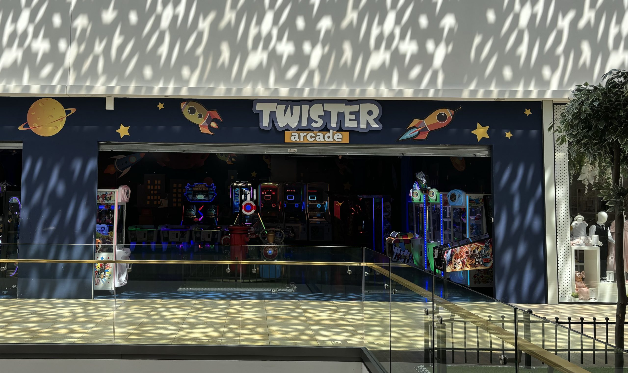 Twister arcade