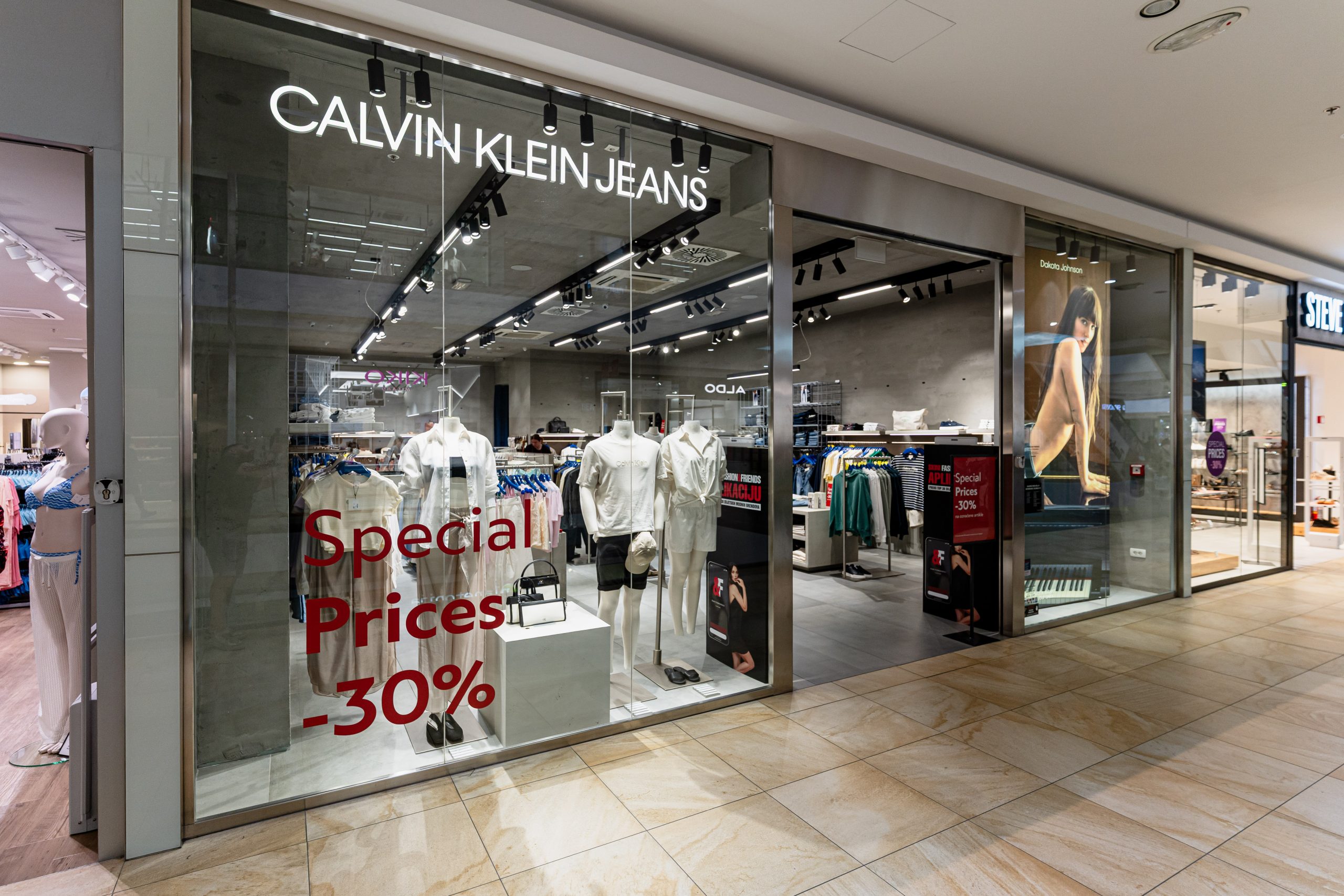 CALVIN KLEIN JEANS